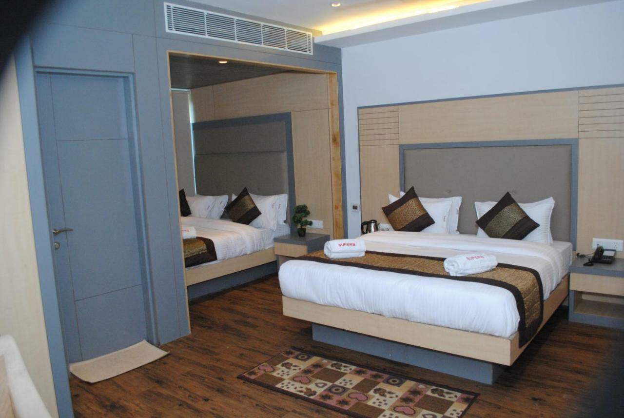 Hotel Superb 5 Mins Walk From New Delhi Station Exterior photo