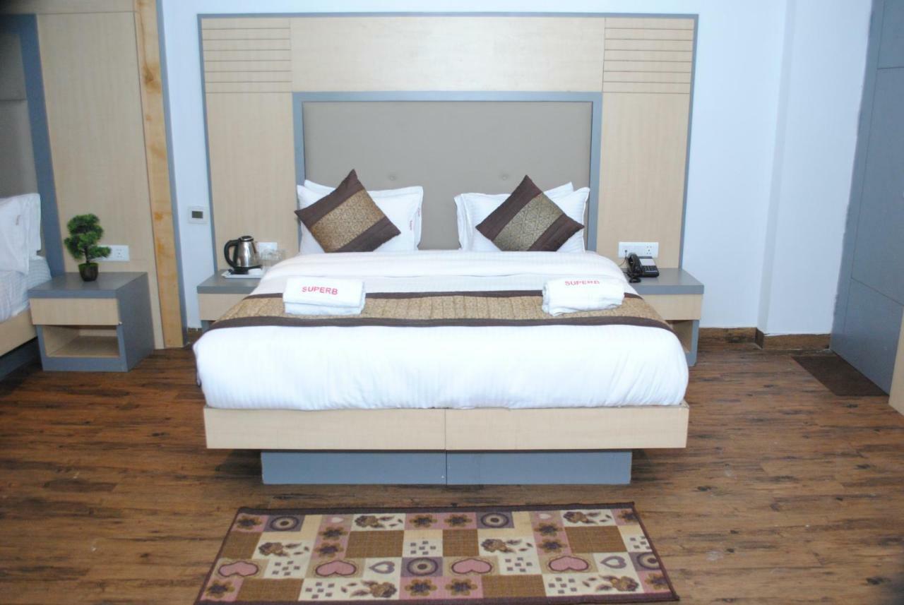 Hotel Superb 5 Mins Walk From New Delhi Station Exterior photo